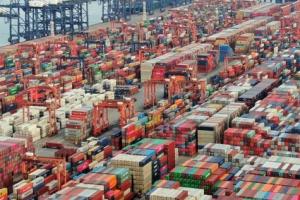 China's shipping index declines